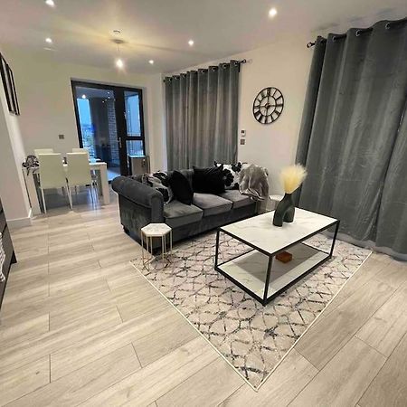 Stylish And Cosy 2 Bedroom Flat In Croydon Eksteriør billede