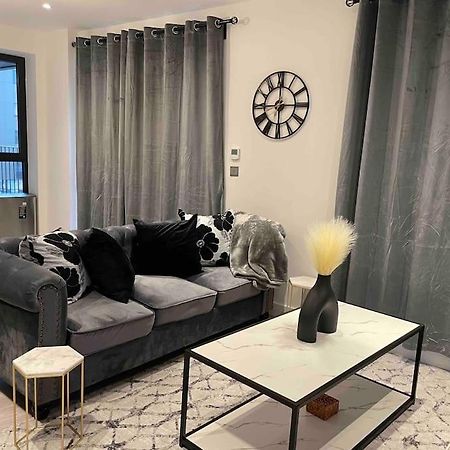 Stylish And Cosy 2 Bedroom Flat In Croydon Eksteriør billede