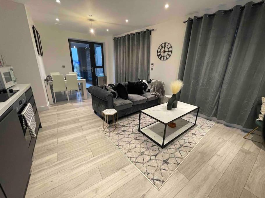 Stylish And Cosy 2 Bedroom Flat In Croydon Eksteriør billede