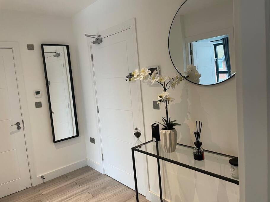 Stylish And Cosy 2 Bedroom Flat In Croydon Eksteriør billede