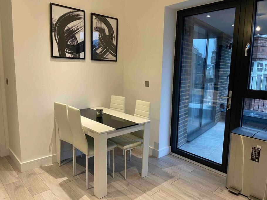Stylish And Cosy 2 Bedroom Flat In Croydon Eksteriør billede