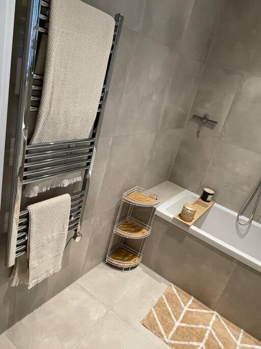 Stylish And Cosy 2 Bedroom Flat In Croydon Eksteriør billede